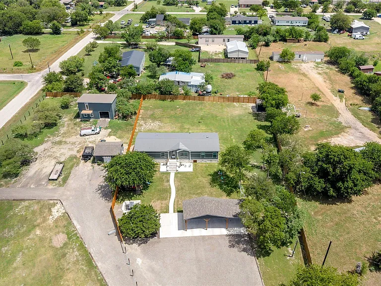 201 Greenfield Rd — Photo 4