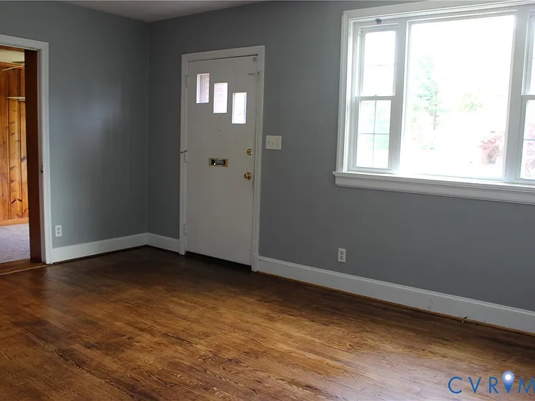 2300 Farrand St — Photo 5