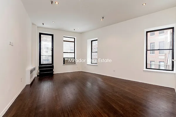 Rented by Mirador Real Estate | media 44