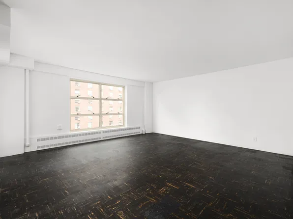 90 La Salle Street image 8 of 22