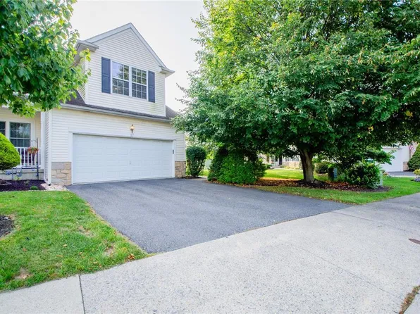 17 Willow Dr, Easton, PA 18045