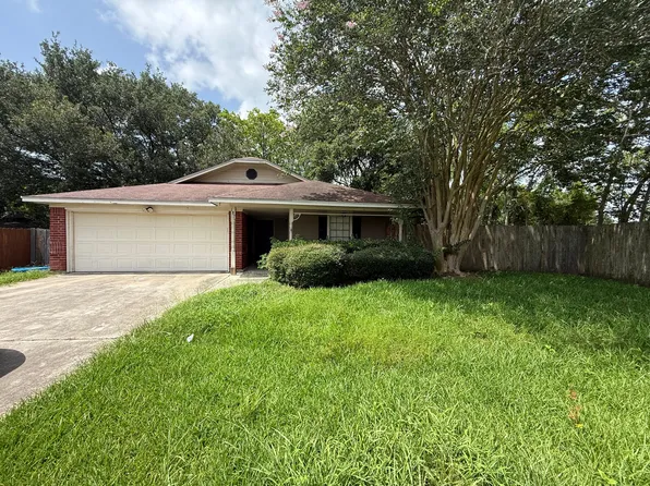 1875 Westchase Dr, Beaumont, TX 77707