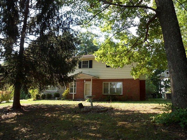 2nd image of 213 Union Dr