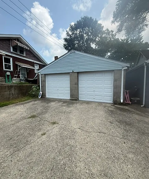 6648 Vine St — Photo 2