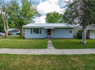 512 W Hunter St, Sullivan, IL 61951