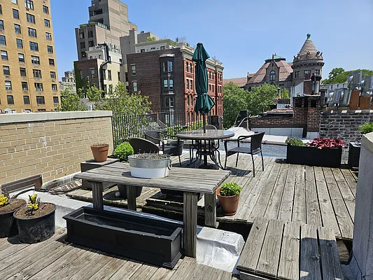 Sold by Corcoran | media 6