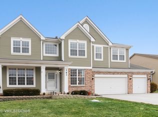 793 Williamstown Dr, Carol Stream, IL 60188