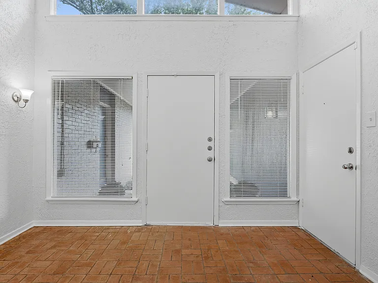 11231 Park Central Pl — Photo 5