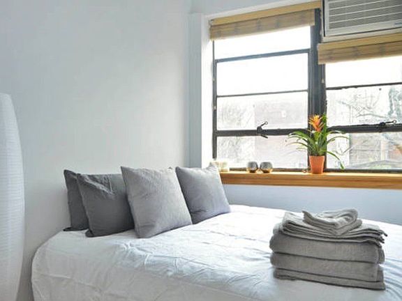5th image of 131 Christopher St #2A