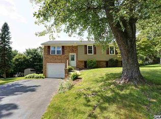 210 Cockleys Dr, Mechanicsburg, PA 17055