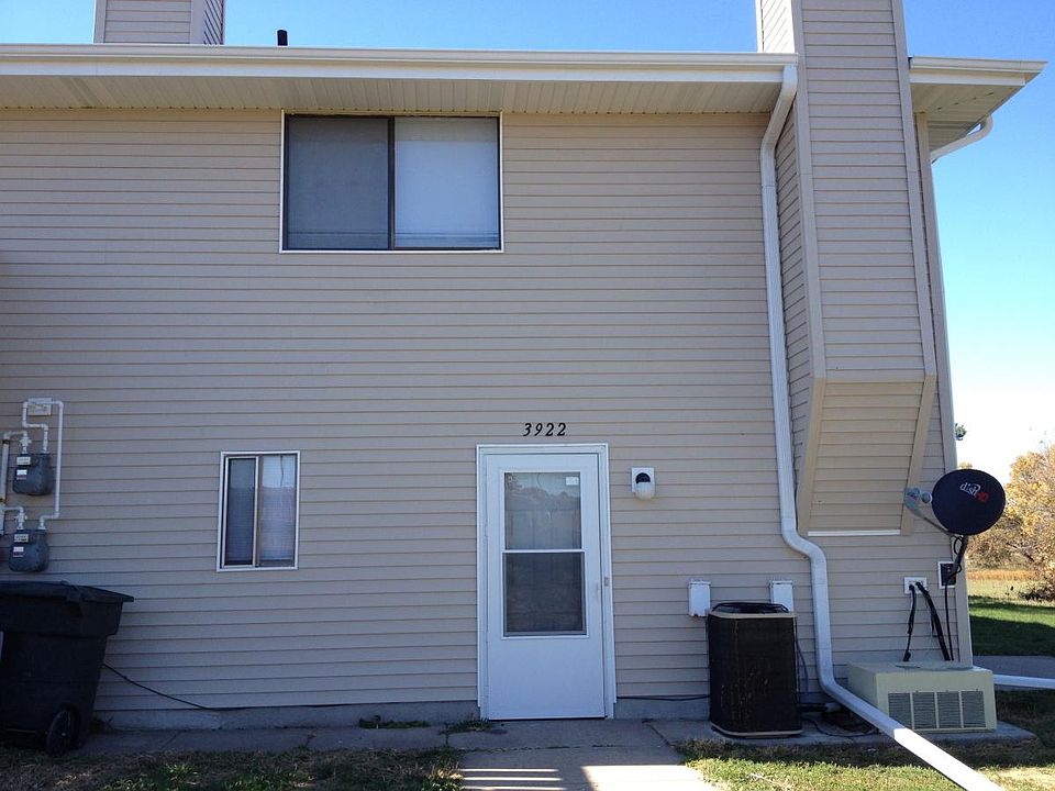 1st image of 3922 Sweetbriar Ln