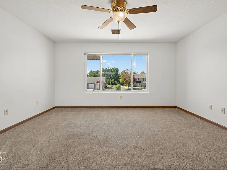 2401 Ashland Cir #1 — Photo 3
