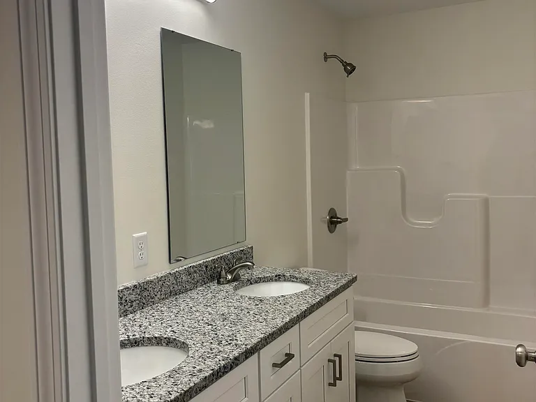 15 Lucy Ln — Photo 10