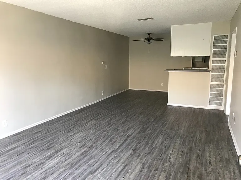 18400 Prairie Street — Photo 82