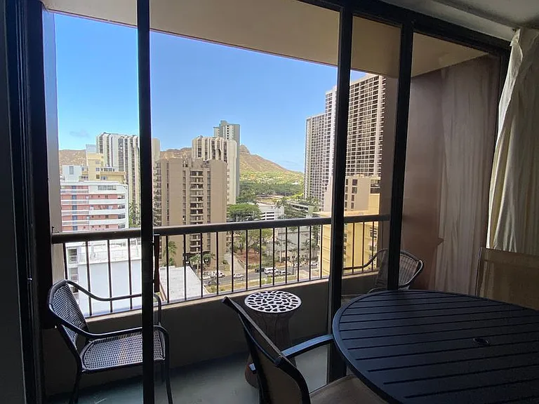 320 Liliuokalani Ave #1701 — Photo 8
