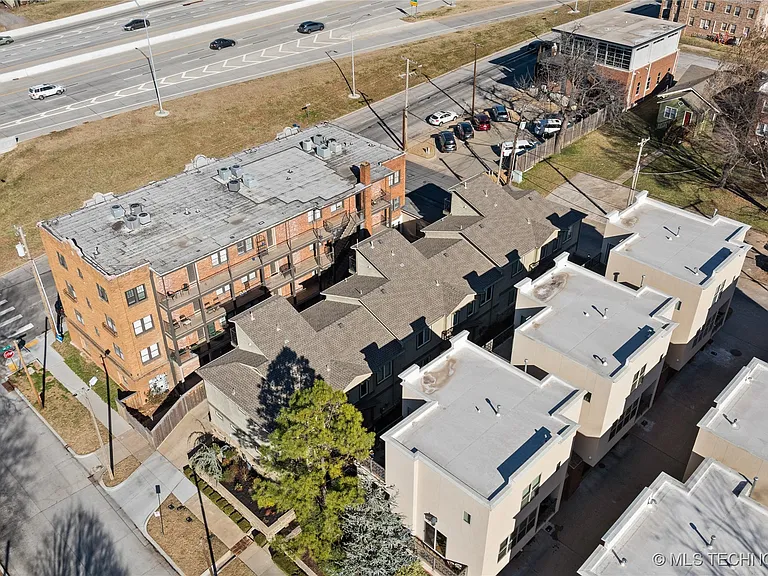 1407 S Saint Louis Ave #B — Photo 33