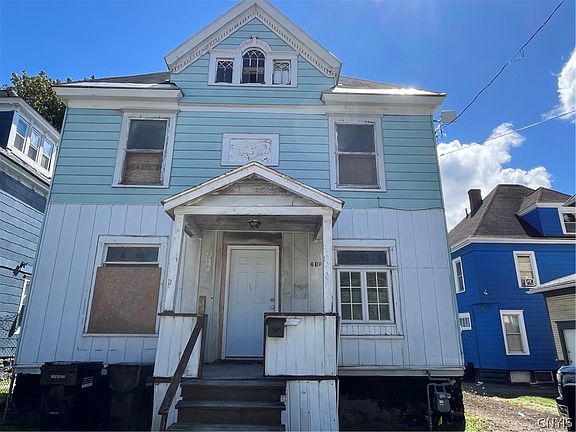 2nd image of 210 E Colvin St