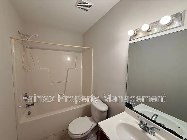 1116 Walnut St — Photo 6