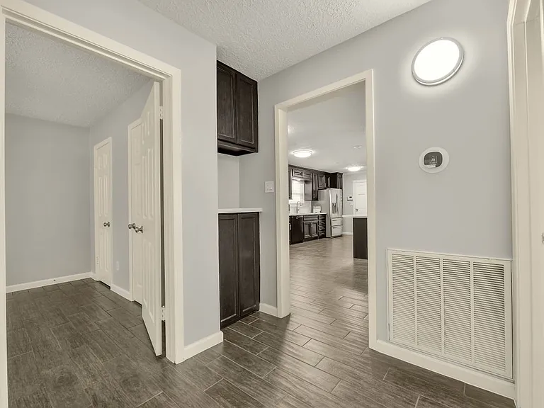 1125 Grace St — Photo 18
