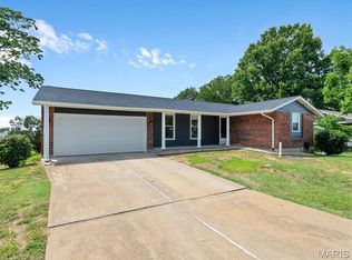 1215 Holgate Dr, Ballwin, MO 63021