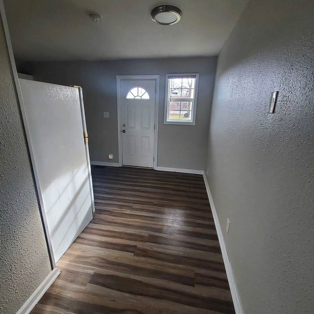 6049 Dickson Rd — Photo 2