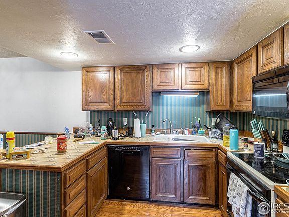 5th image of 1085 Fairway Ct #B