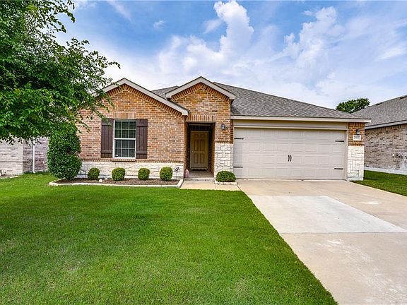 2nd image of 2915 Aspen Way