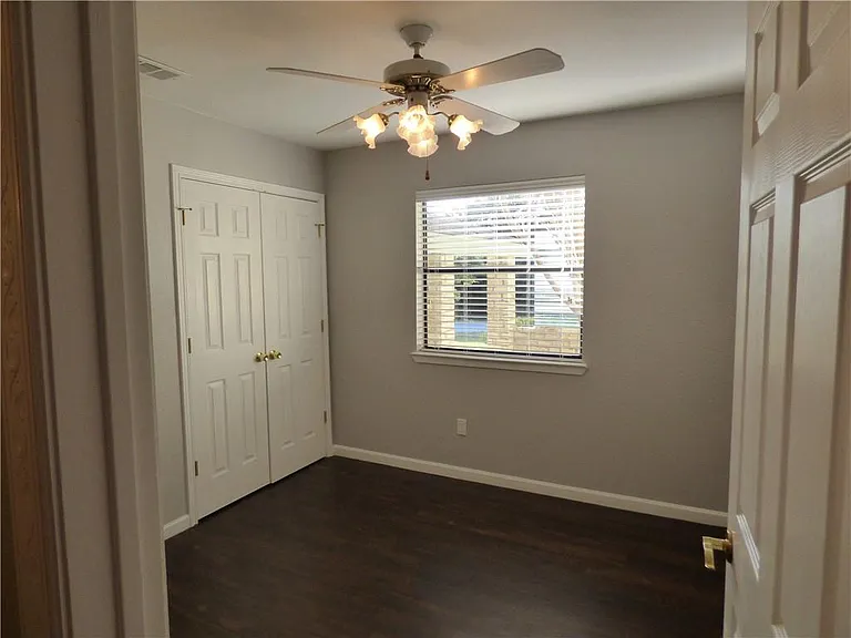 6107 La Mesa St — Photo 14