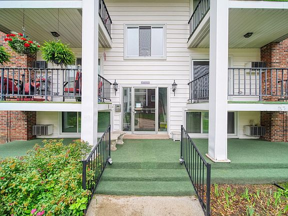 3rd image of 806 W Michigan Ave APT 207W