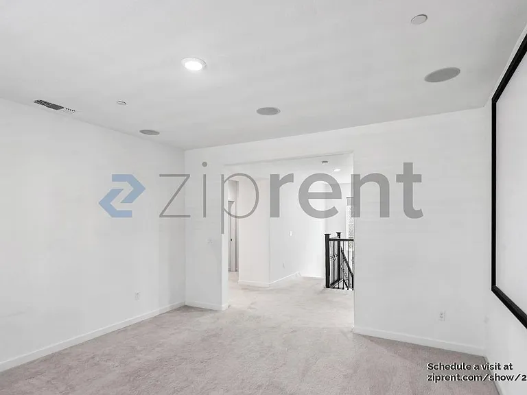 350 E Huntley Ave — Photo 25