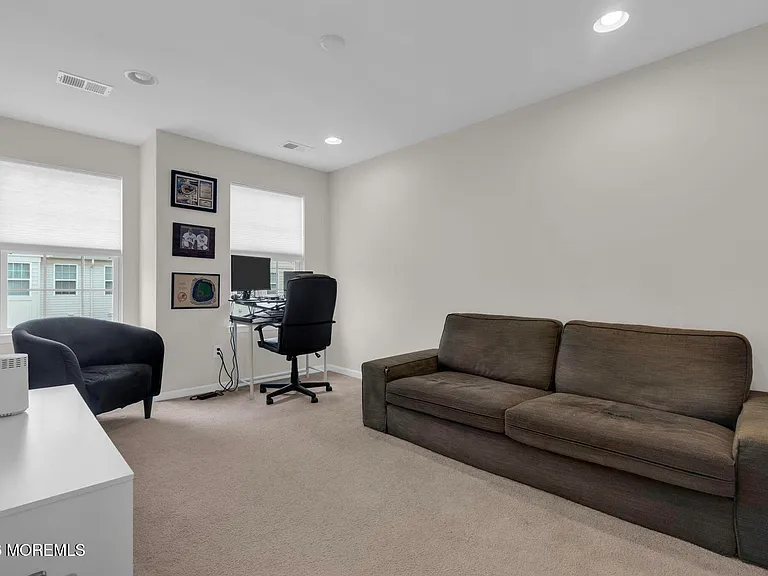 14 Kyle Dr — Photo 23
