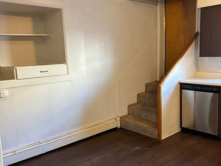 94 Farewell Ave — Photo 35
