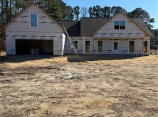 2820 Underwood Rd, Eastover, NC 28312