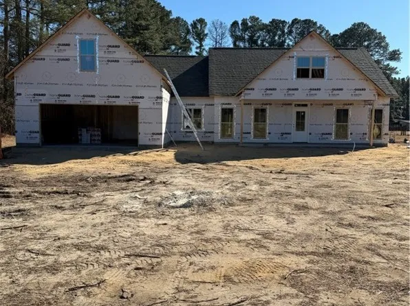 2820 Underwood Rd, Eastover, NC 28312