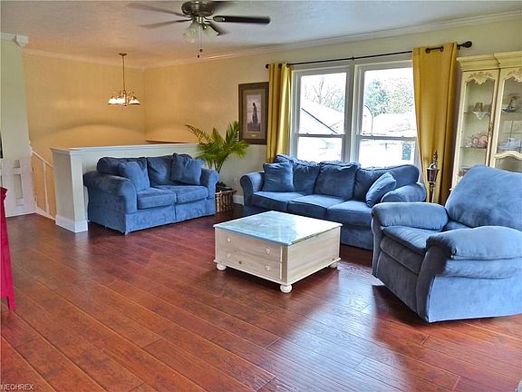 5th image of 2521 Larchview Dr