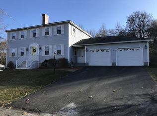 23 Forsythia Rd, Leominster, MA 01453