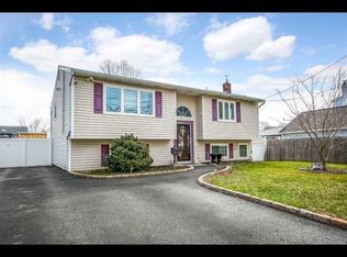 123 Belmont Ave, West Babylon, NY 11704