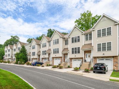 2 Oak Meadows Drive #102, Brookfield, CT, 06804