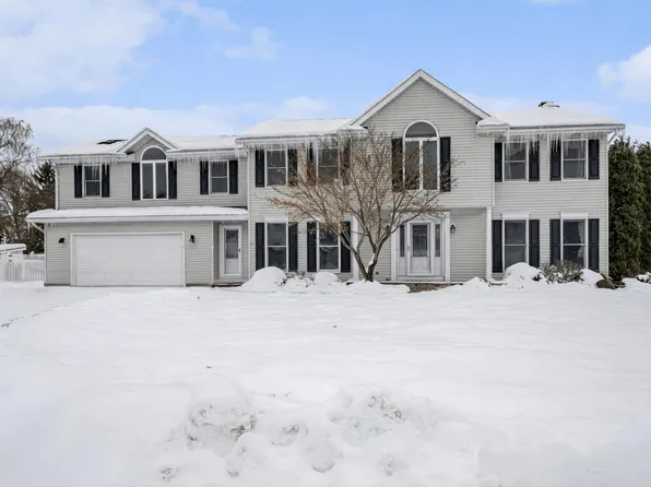 52048 Glen Arbor Ct, Granger, IN 46530