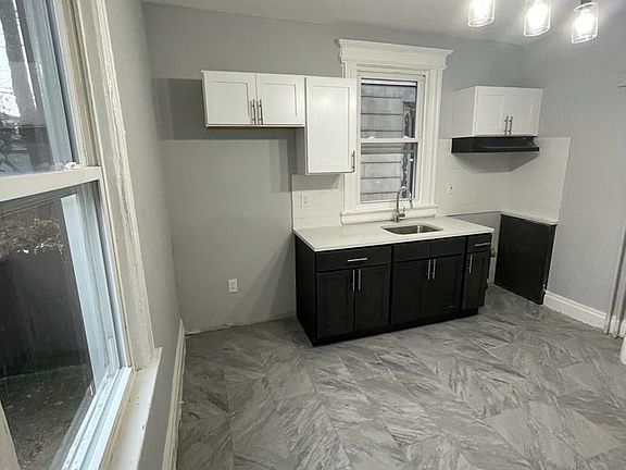 4th image of 108 Vermont Ave #2