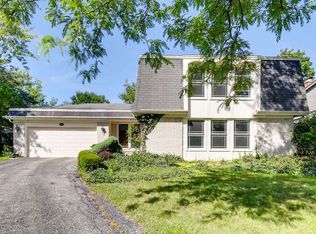 138 Burr Oak Ct, Deerfield, IL 60015