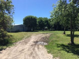 701 W Dallas Ave, Seadrift, TX 77983