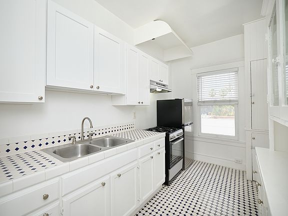 2nd image of 603 S Rampart Blvd #63