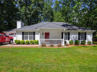 3243 Navajo Cir, Gainesville, GA 30501