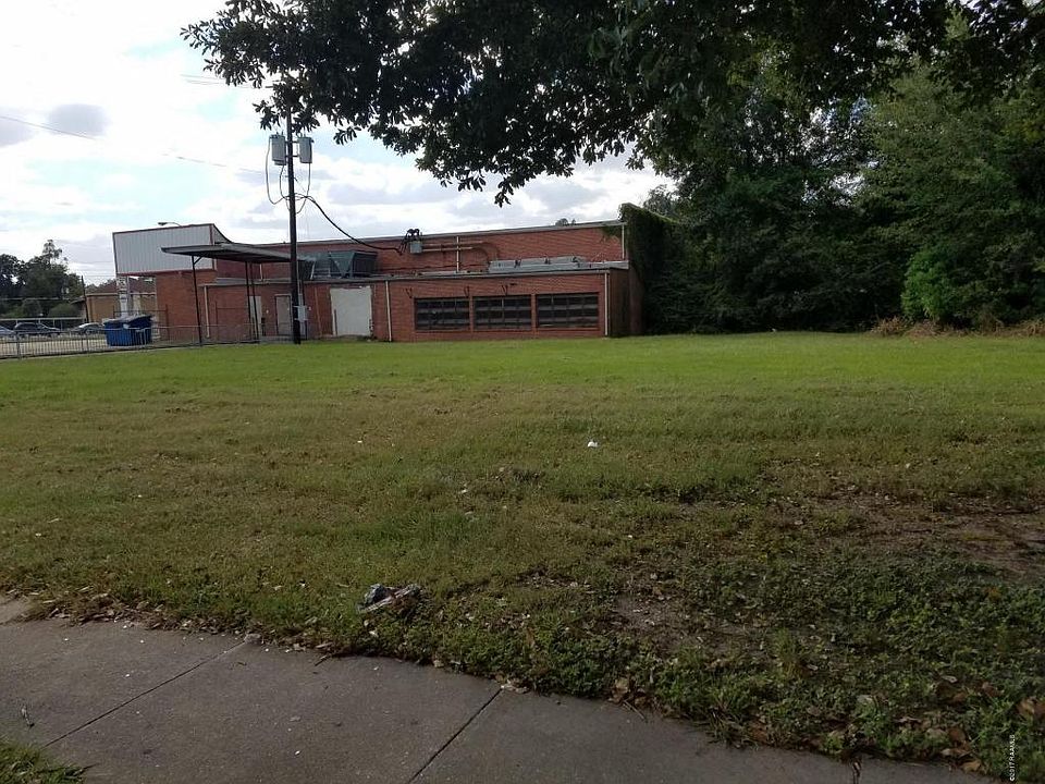 1st image of 109 Duval St N
