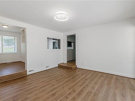 5th image of 12600 Brooklyn Ave