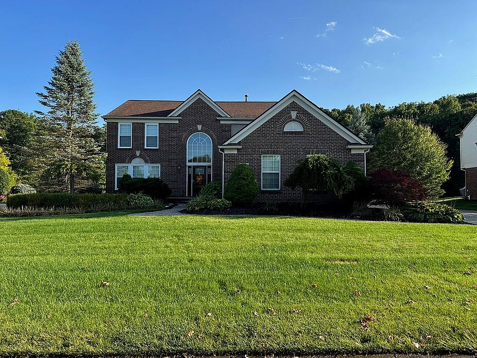 1st image of 48805 Rockefeller Dr