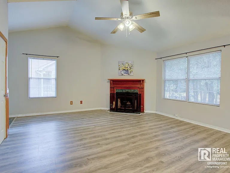 7945 Parklane Ct #905-E — Photo 6