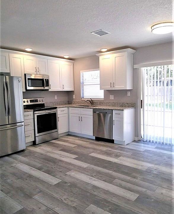 1st image of 7620 Avonwood Ct