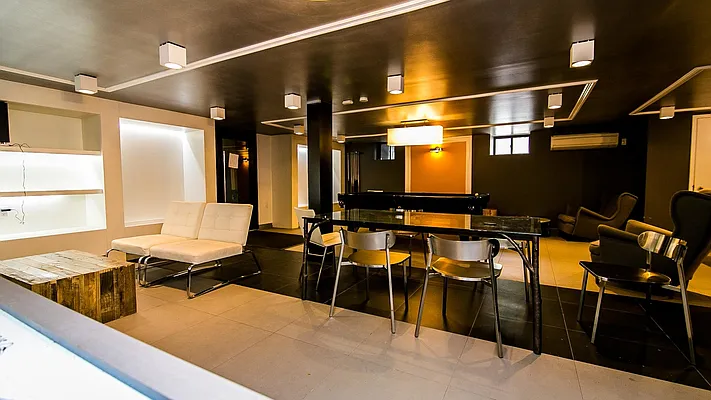 Rented by Nooklyn NYC LLC | media 21